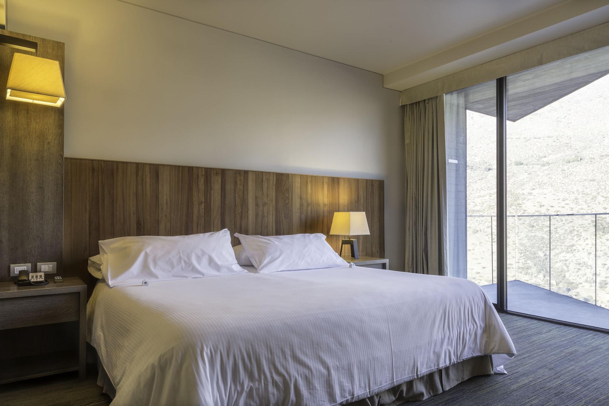 Hotel Enjoy Santiago Catemu